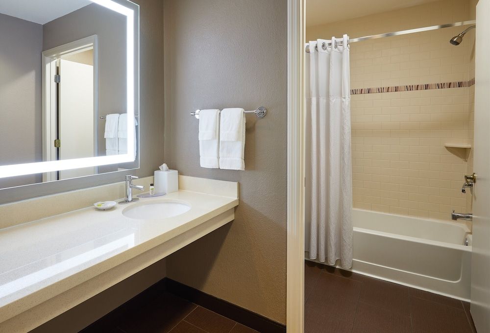 Staybridge Suites Orlando Airport South by IHG Suite, 1 Bedroom, Kitchen (1 King, Sofa Bed) 5