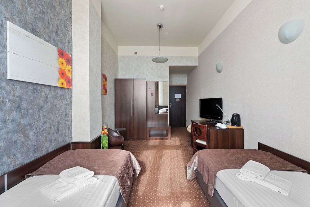 Hotel Diament Economy Gliwice Twin Room 3