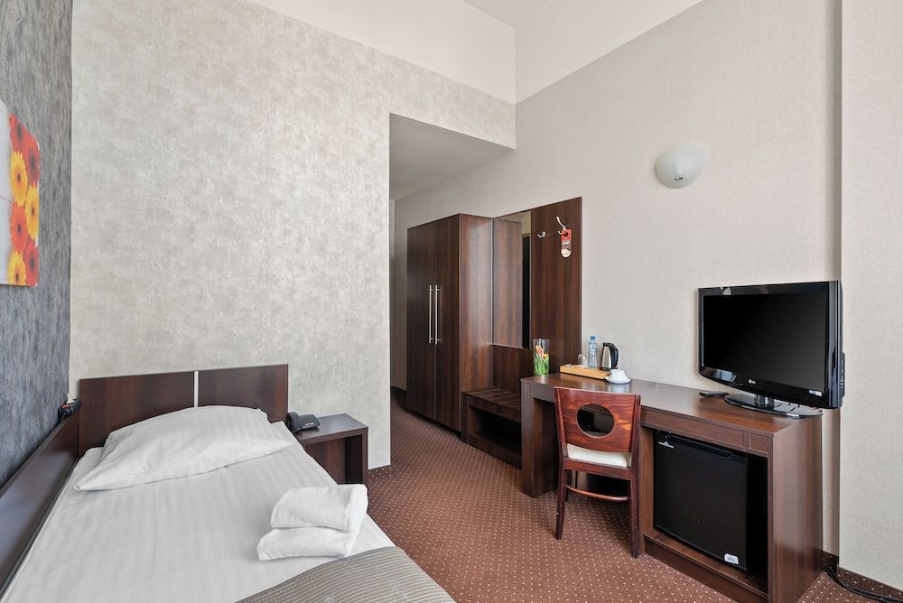 Hotel Diament Economy Gliwice Single Room 2