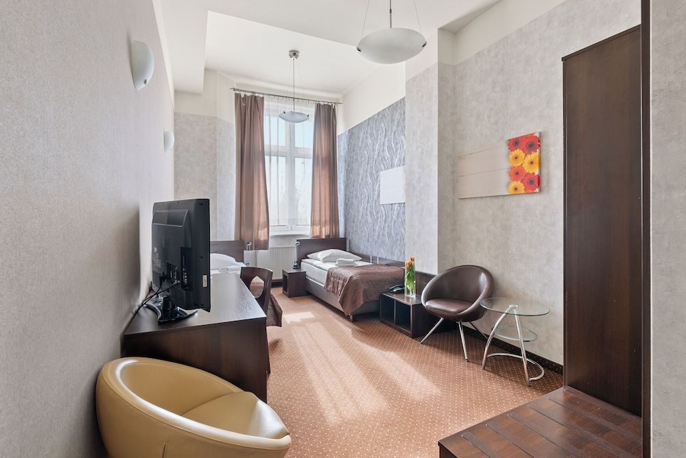Hotel Diament Economy Gliwice Twin Room 7