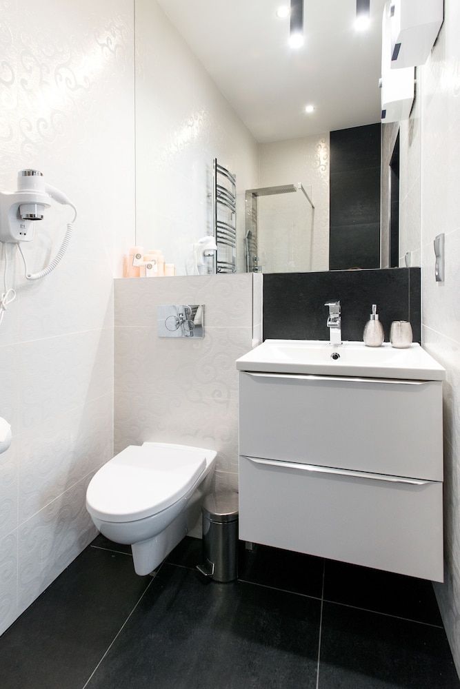 Leo Apartments Old Town Superior Double Room, 1 Double Bed with Sofa bed, Private Bathroom 12