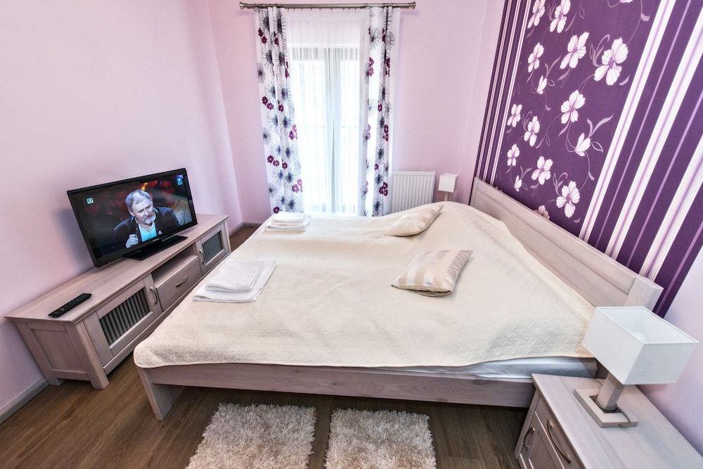 Apartment (128)