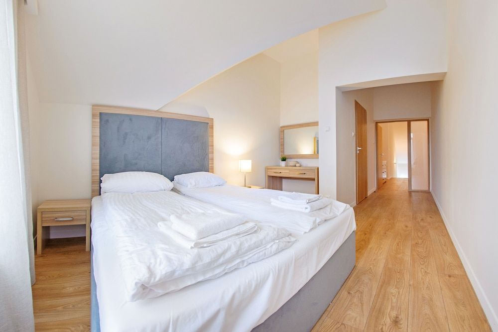 Apartment (140)