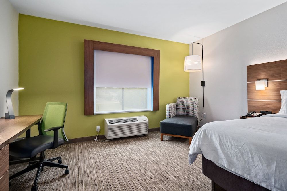 Standard Room, 1 King Bed, Accessible (Communications, Accessible Tub)