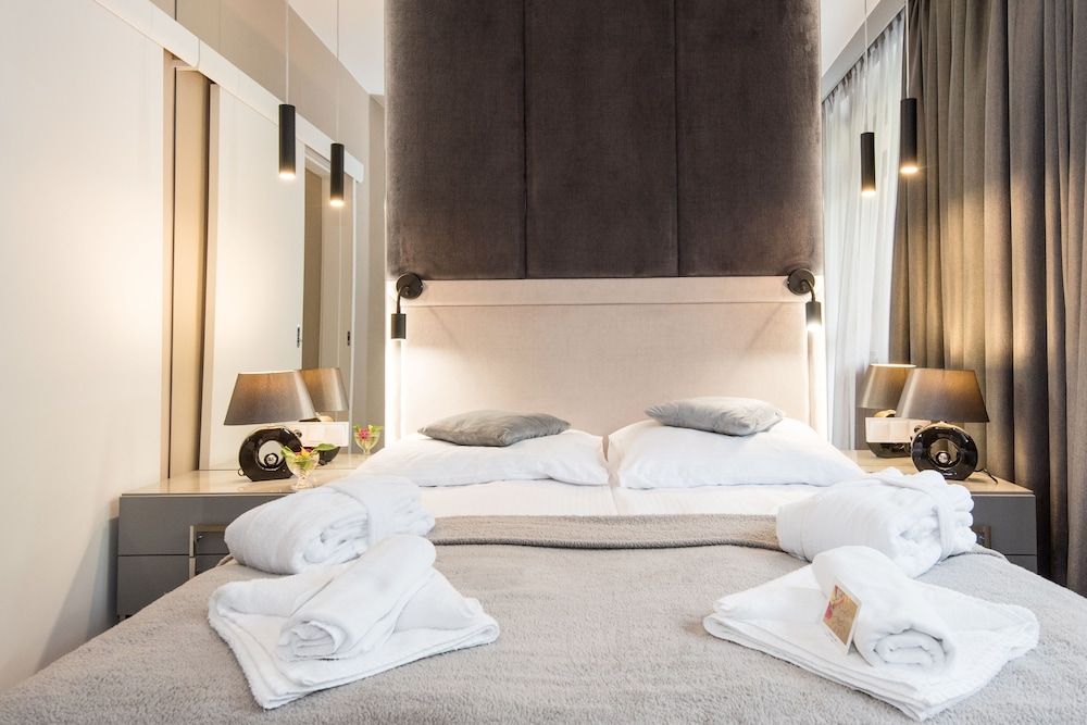 SeaPark Hotel Wellness & Spa Deluxe Suite, Balcony, Park View 2