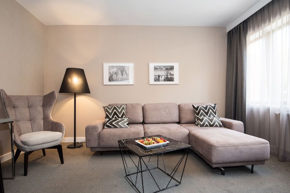 SeaPark Hotel Wellness & Spa Deluxe Suite, Balcony, Park View 7