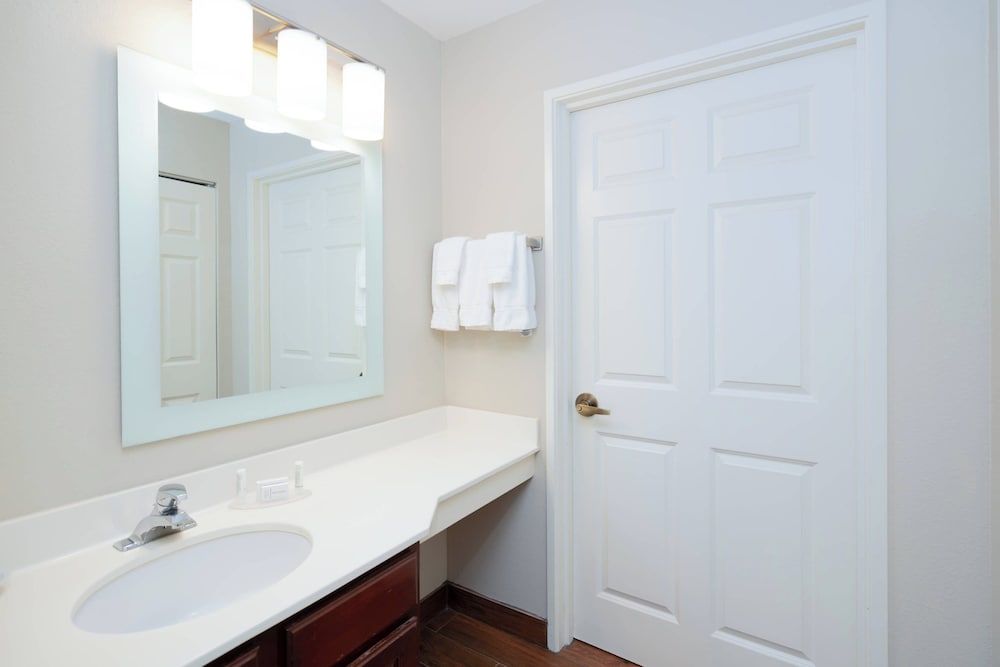 Suite, 1 Bedroom (Mobility/Hearing Accessible, Tub)