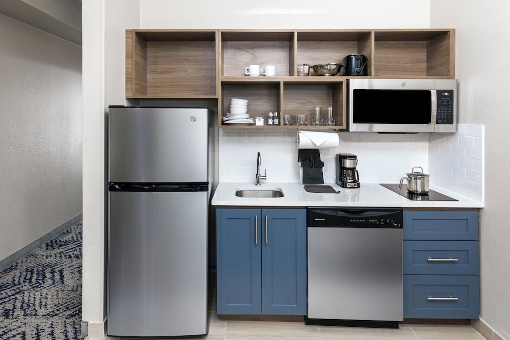 Suite, 1 Bedroom (Walk-In Shower)