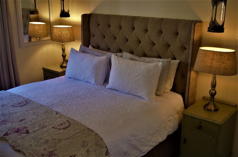 79 On Ridge BNB Luxury Cottage, 1 Bedroom 5