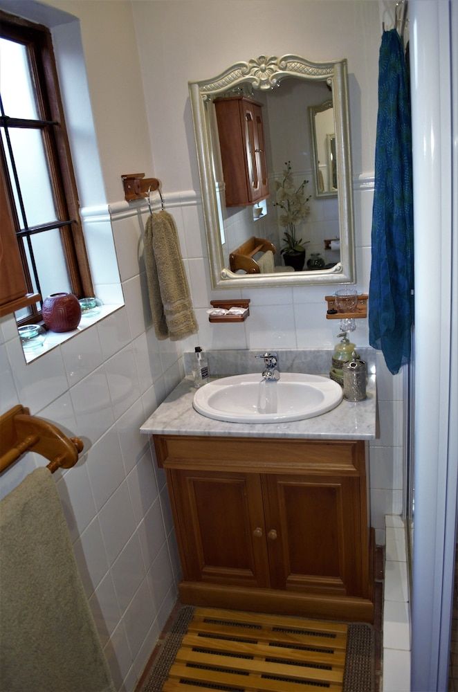 79 On Ridge BNB Luxury Cottage, 1 Bedroom 8