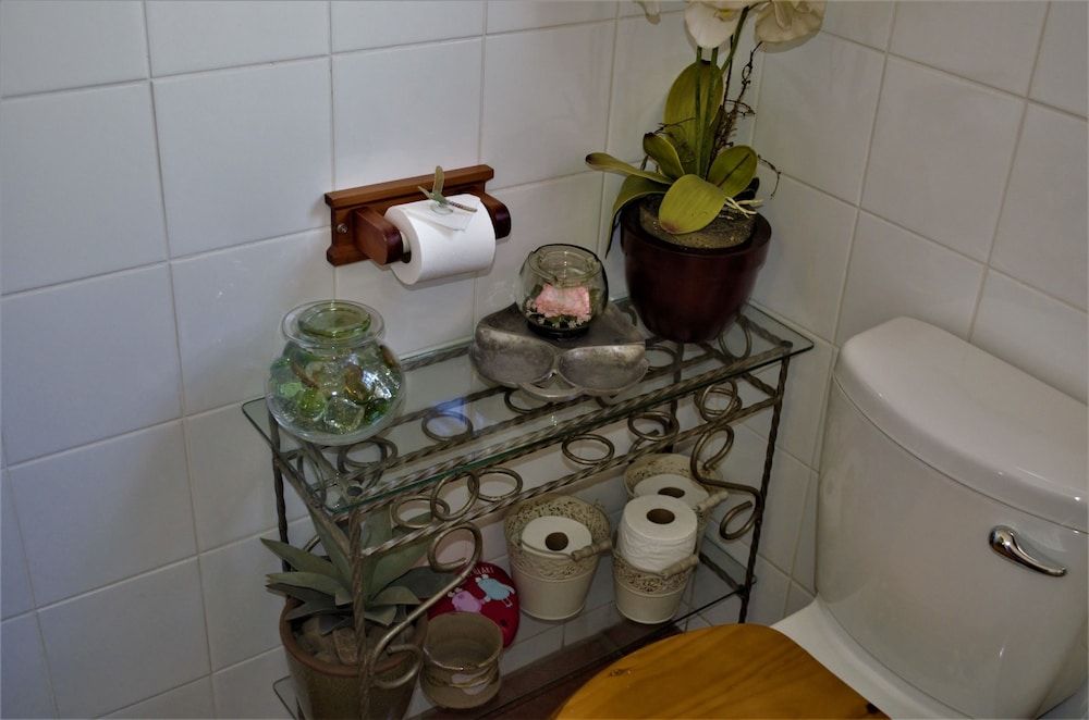 79 On Ridge BNB Luxury Cottage, 1 Bedroom 7