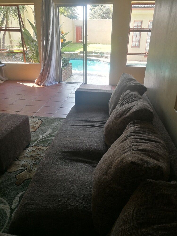 Naisar Holiday Home & Cottage Primrose Cottage, Pool View, Garden Area 6