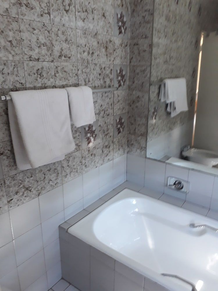 The Bedford View Guest House Comfort Double Room (B) 4