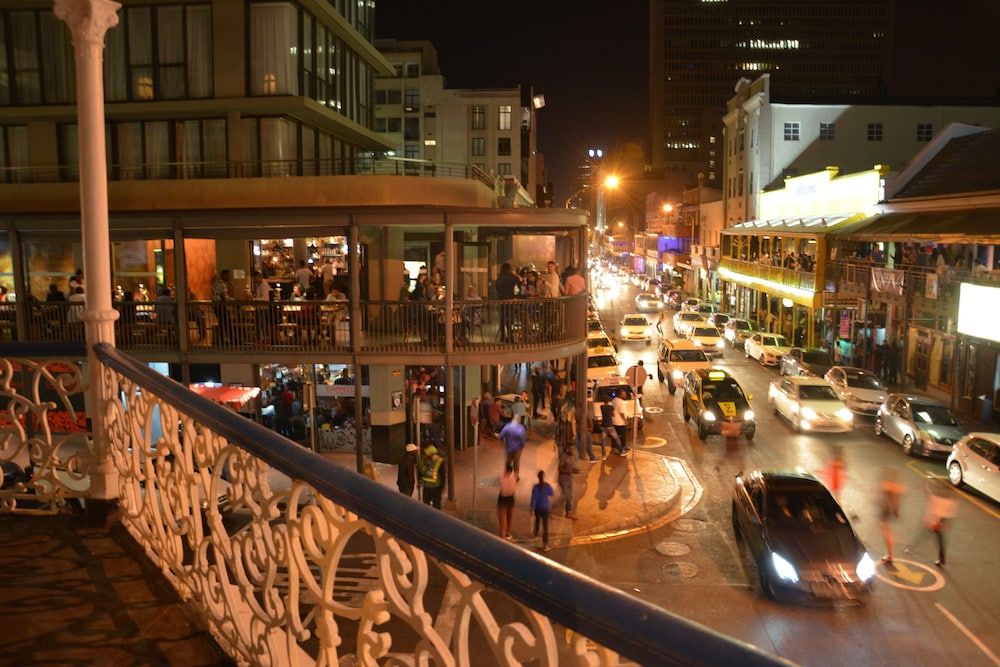 undefined Urban Hive Backpackers 8