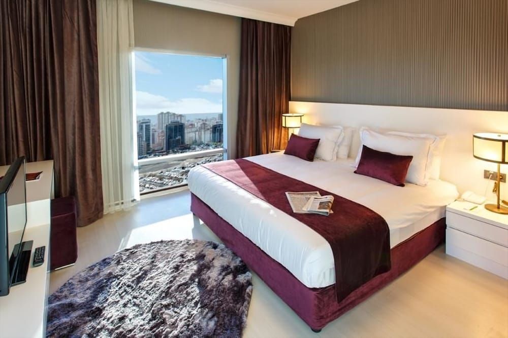 undefined Ozay Suites 7