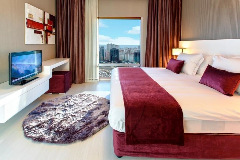 undefined Ozay Suites 8