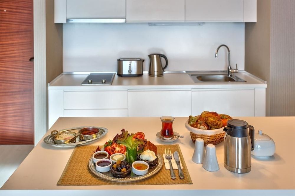 undefined Ozay Suites 10