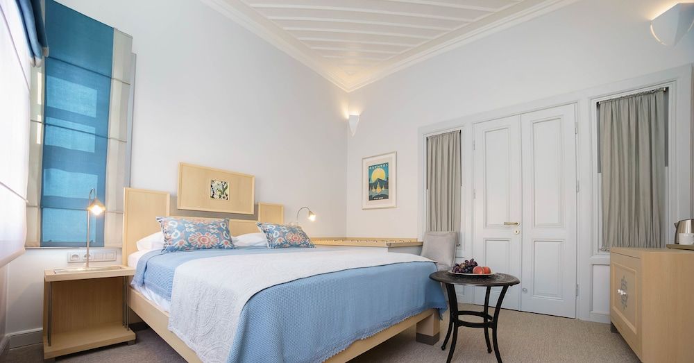 Delight Deluxe Hotel Standard Double Room 11