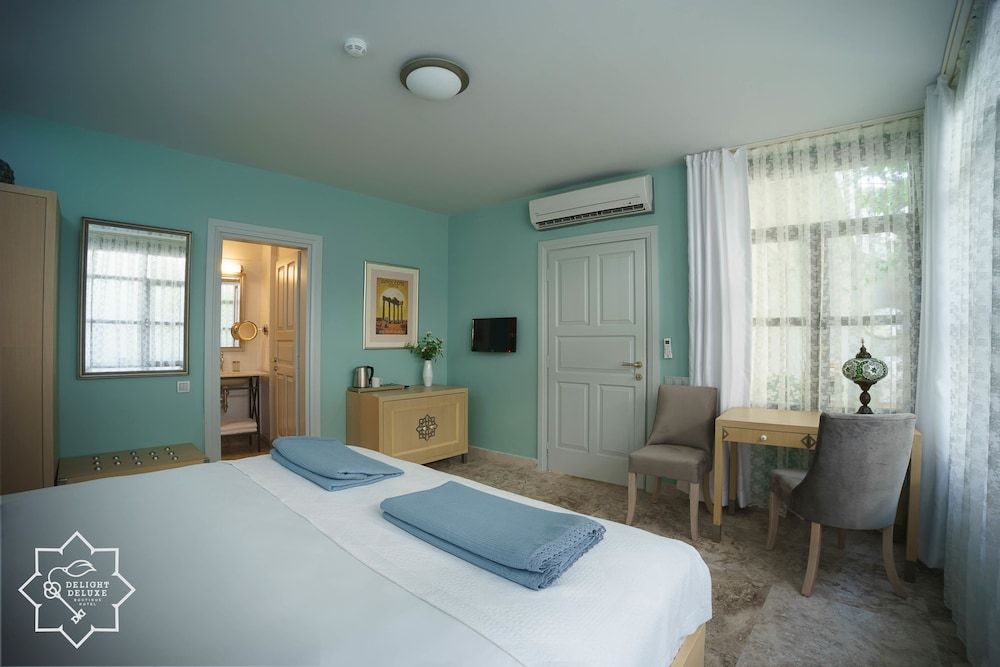 Delight Deluxe Hotel Standard Double Room 16
