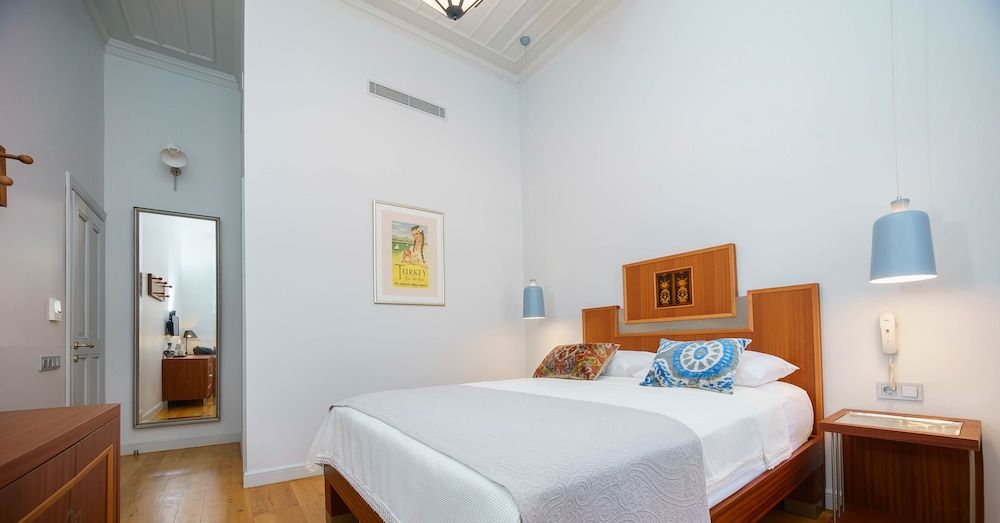 Delight Deluxe Hotel Standard Double Room 5