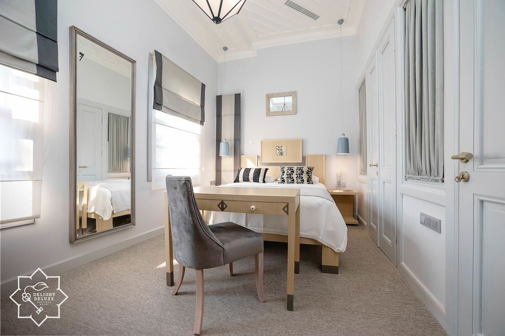 Delight Deluxe Hotel Standard Double Room 15