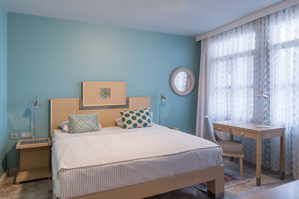 Delight Deluxe Hotel Standard Double Room 35