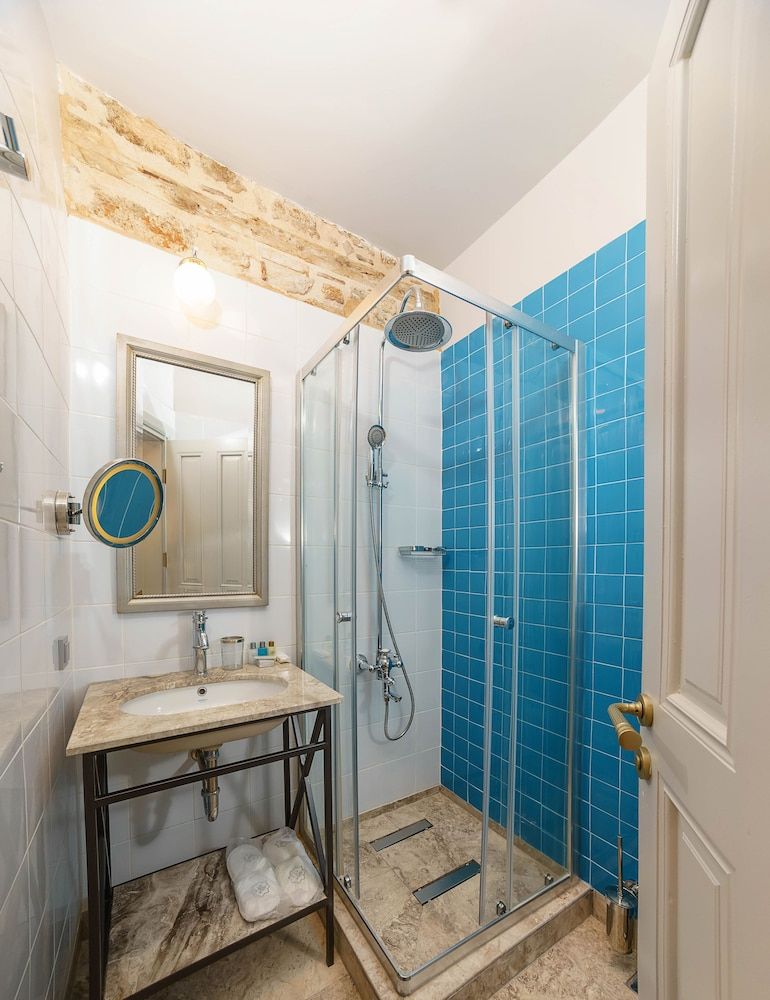 Delight Deluxe Hotel Standard Double Room 42