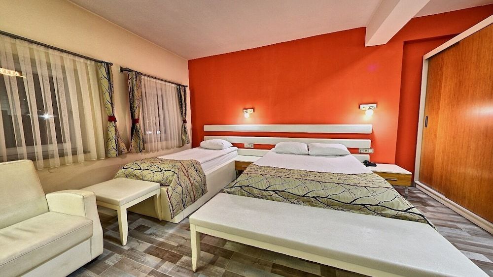 Corum Buyuk Otel Standard Room 2