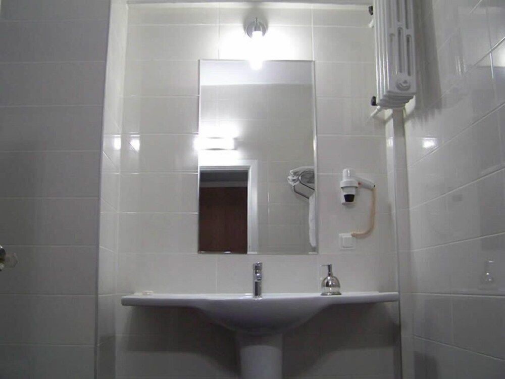 Corum Buyuk Otel Standard Room 4