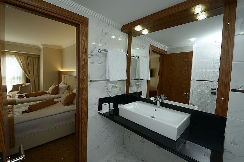 NK Hotel Standard Room, 1 Double or 2 Twin Beds 16