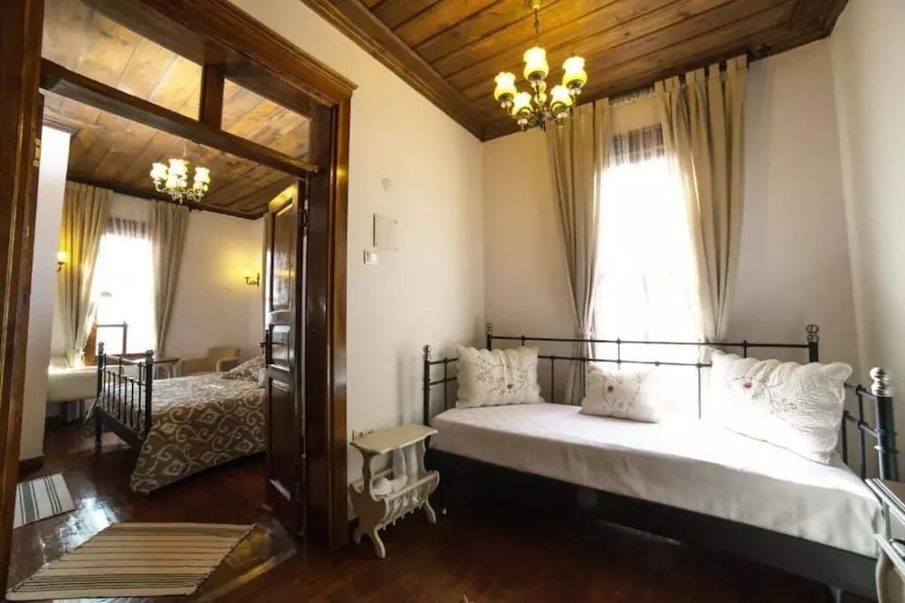 Aristonicus Boutique Hotel Deluxe Suite 3