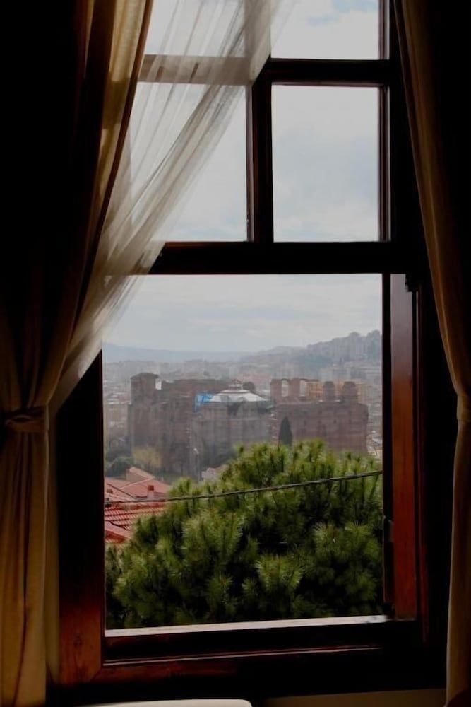 Aristonicus Boutique Hotel Deluxe Suite 4