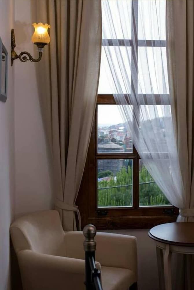 Aristonicus Boutique Hotel Deluxe Suite 6