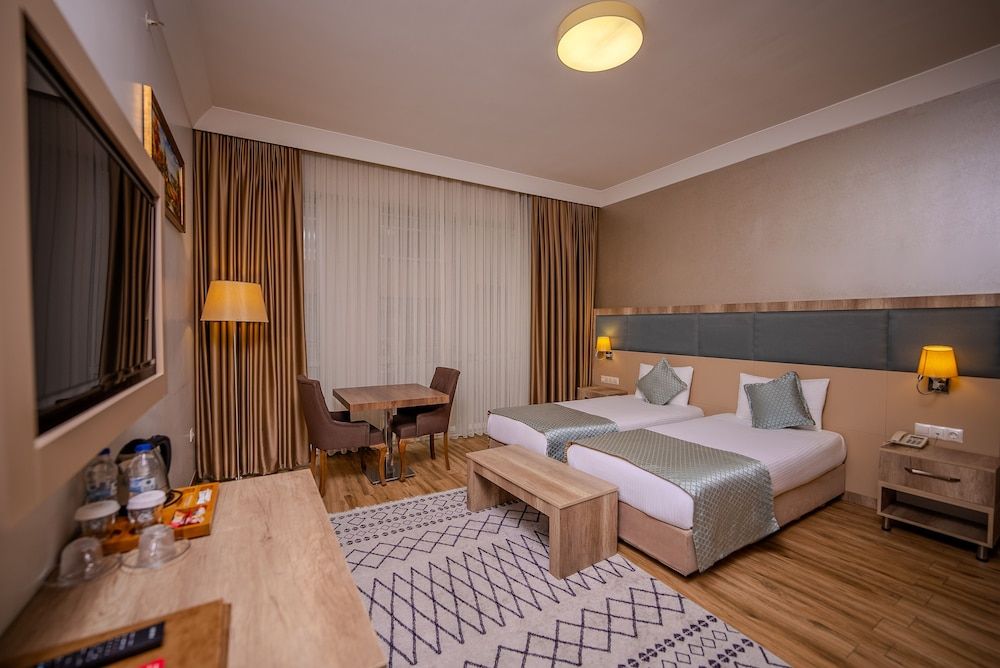 undefined Mari Suites Hotel 7