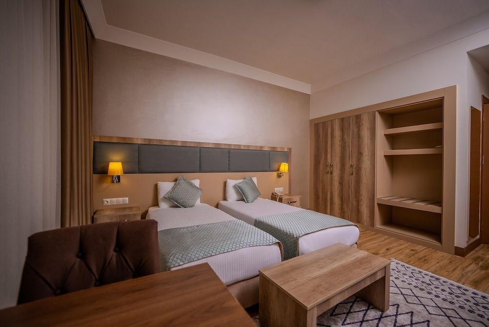 undefined Mari Suites Hotel 2