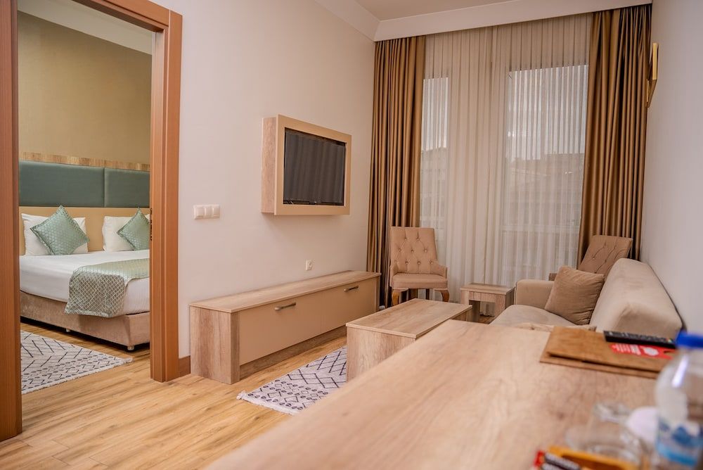 Mari Suites Hotel Standard Triple Room, Kitchenette 7