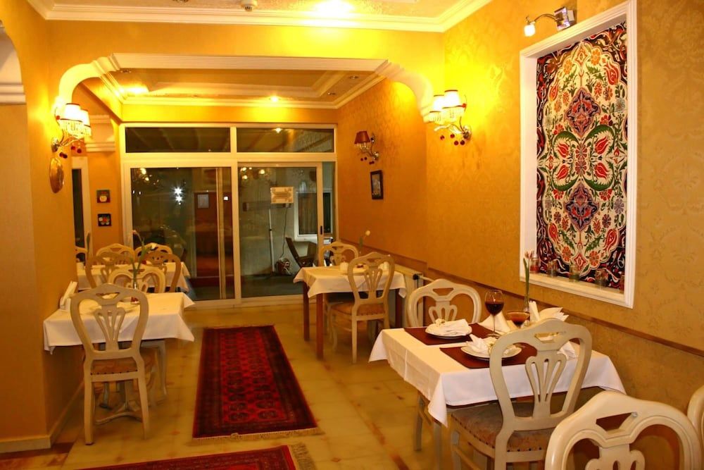 undefined Divas Silver Hotel 8