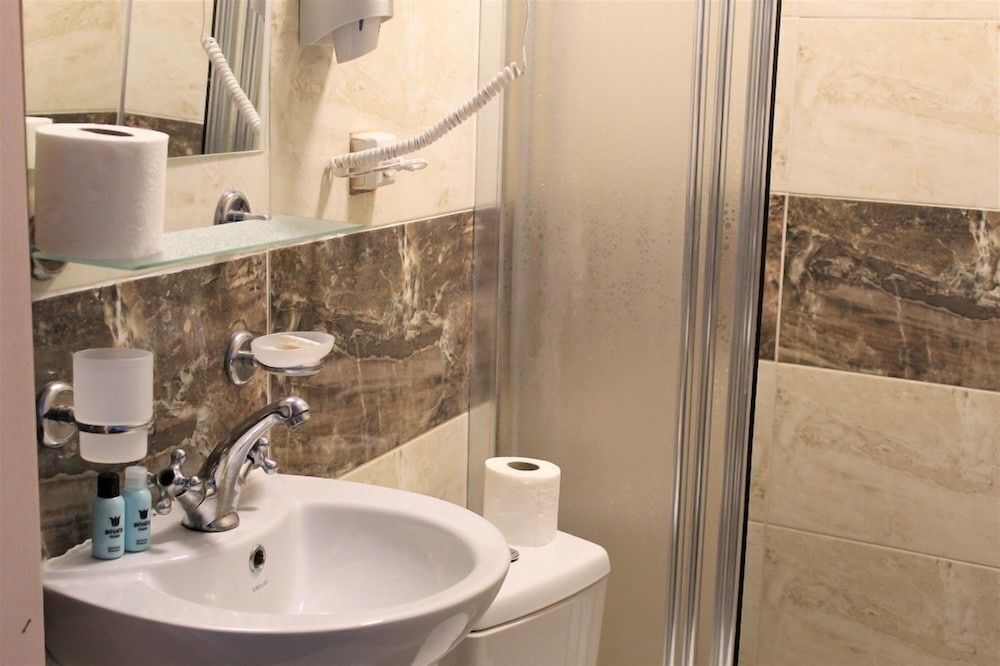 Divas Silver Hotel Economy Room, No Windows 9