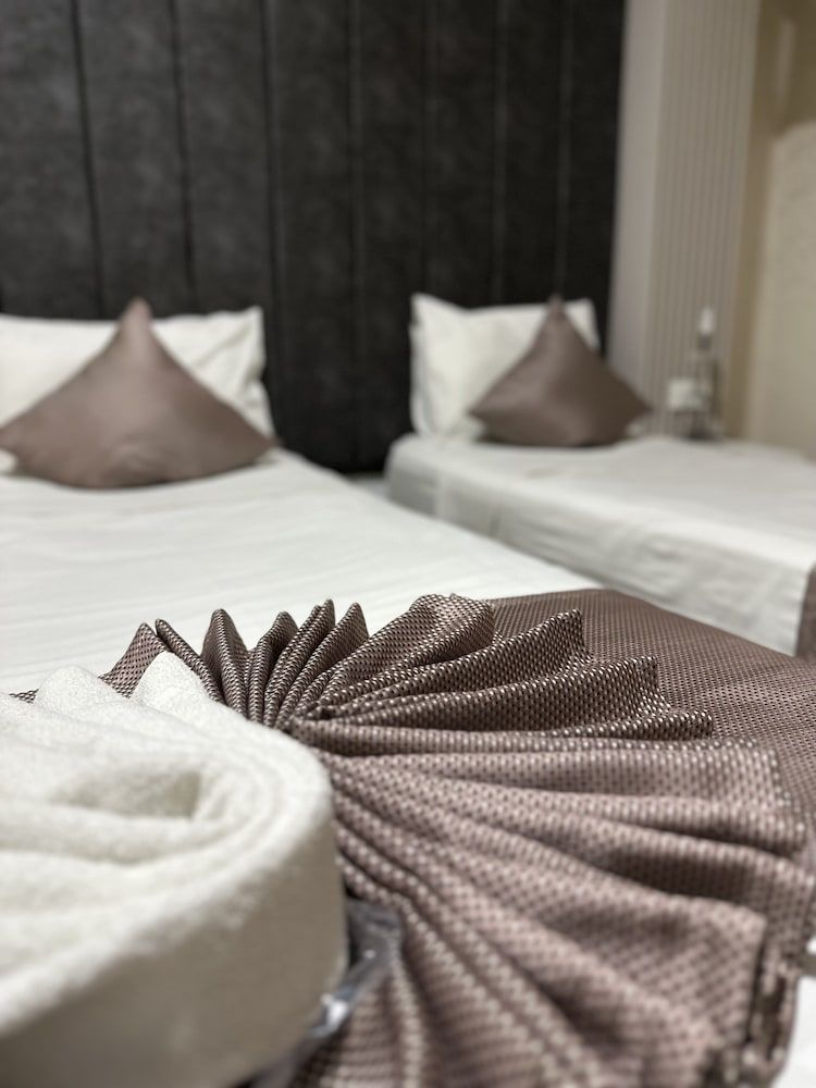 Divas Silver Hotel Economy Room, No Windows 7