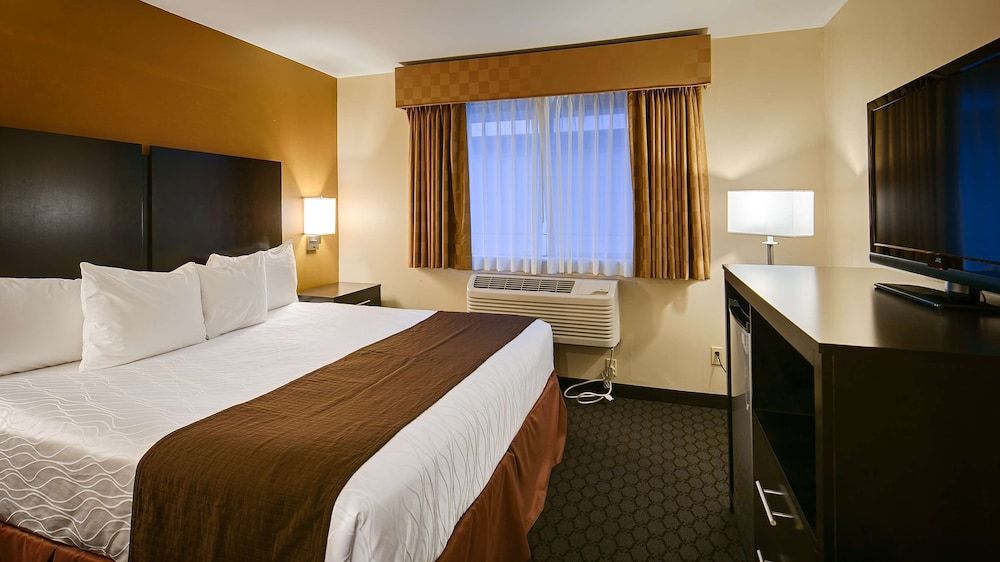 Suite, 1 King Bed, Non Smoking, Kitchen (with Sofabed, Full Kitchen)