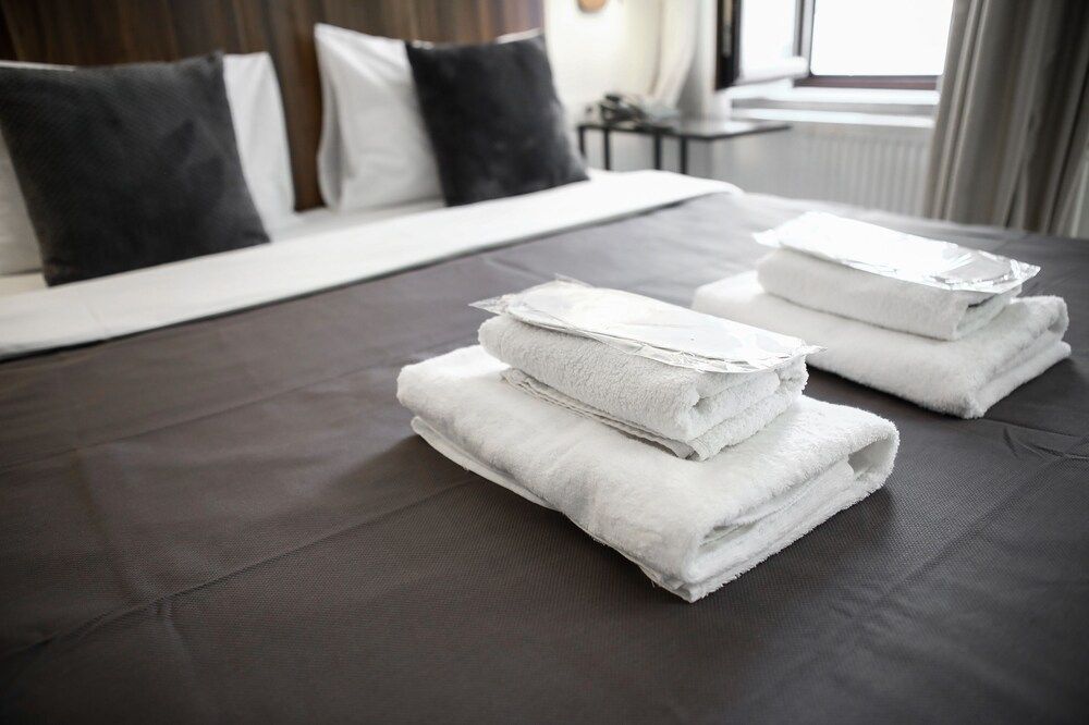 undefined Montena Suit 10