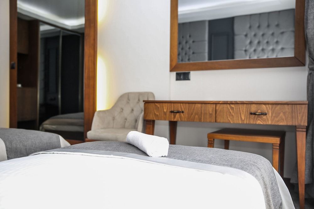 undefined New Gate Hotel 8