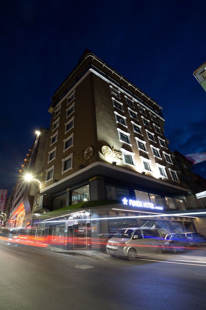 undefined Funda Hotel 6