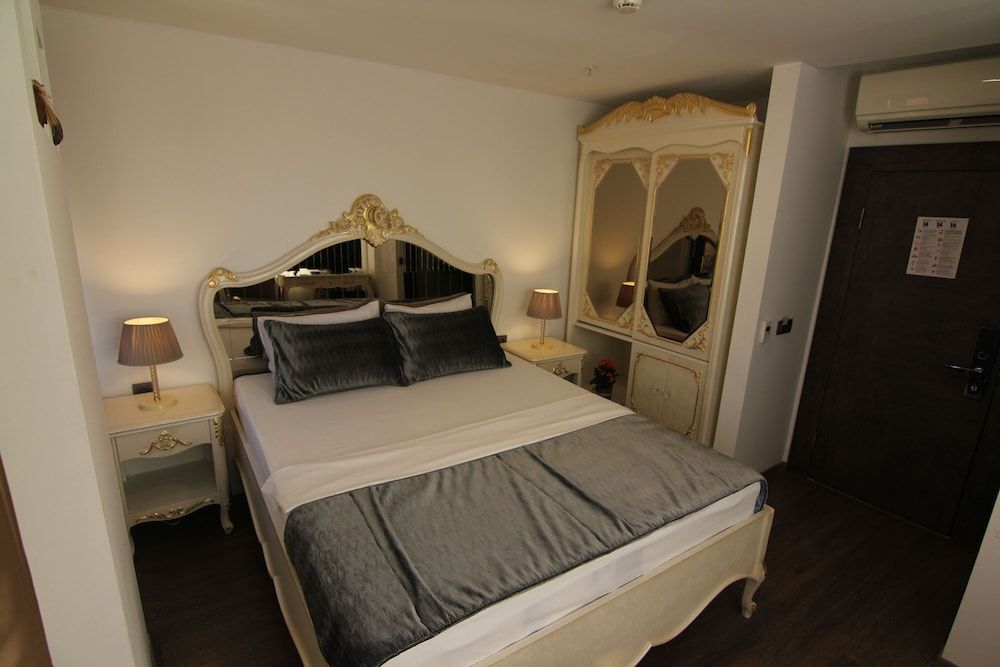 Pandora Suit Otel Deluxe Room 3