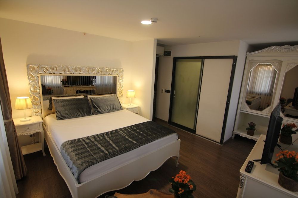 Pandora Suit Otel Deluxe Room 4