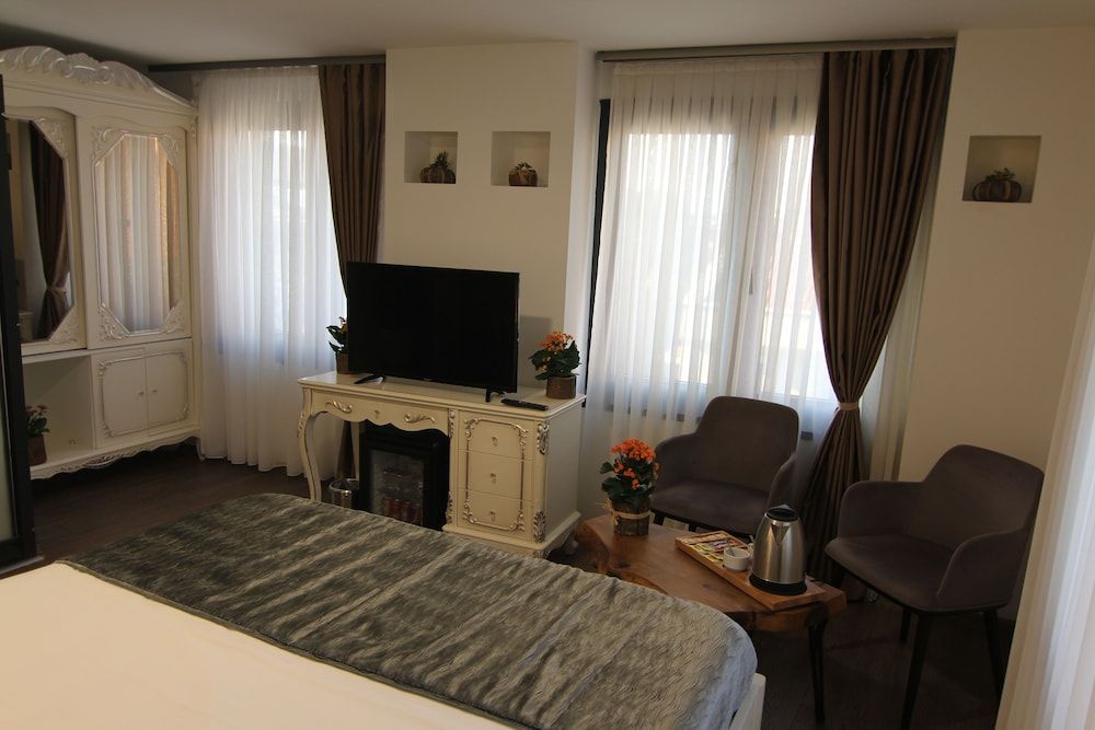 Pandora Suit Otel Deluxe Room 5