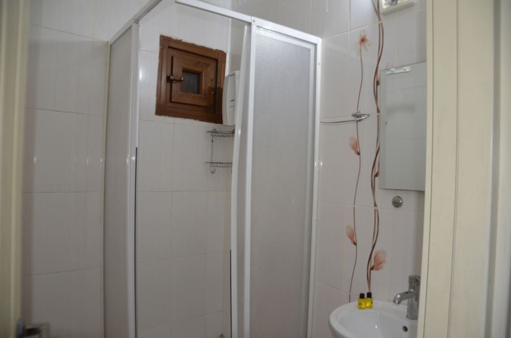 Avsin Apart Hotel Economy Triple Room 34