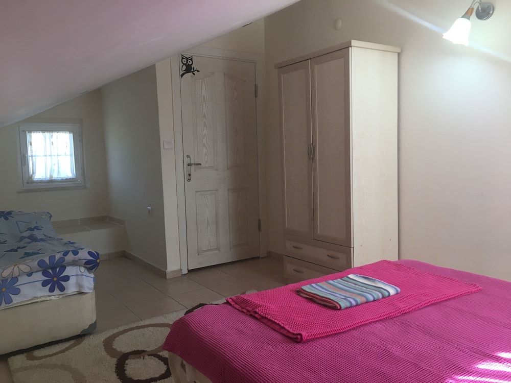 undefined Emin Apart 9