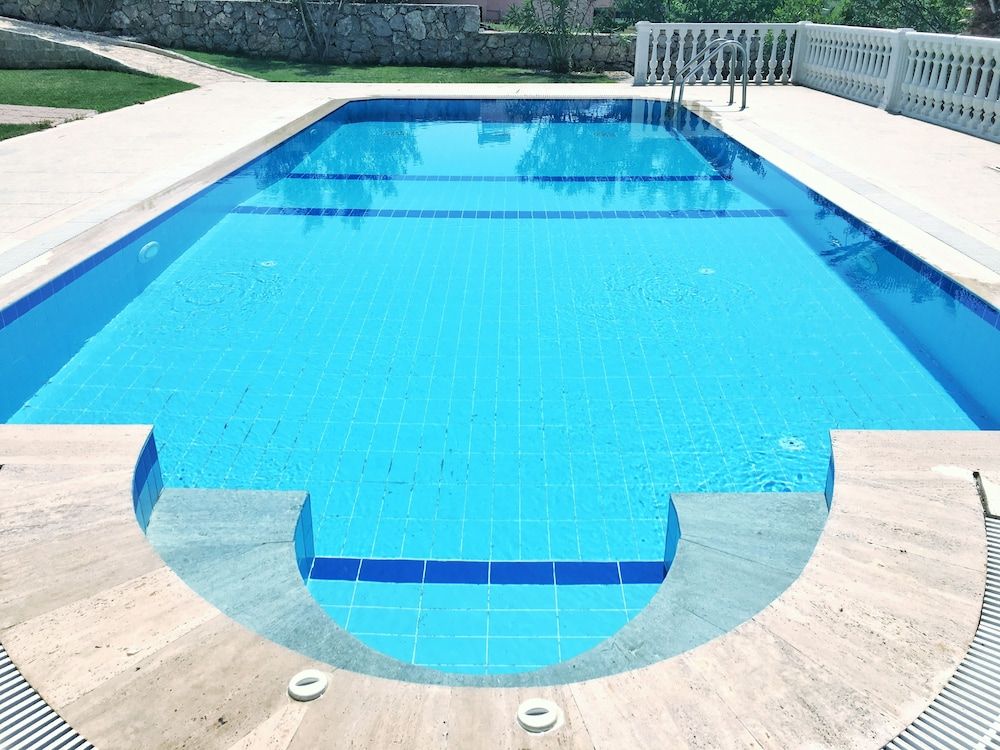 undefined Emin Apart 6