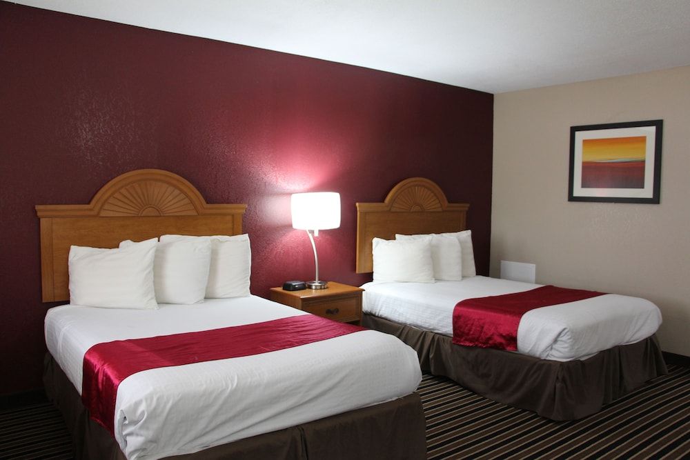 Westbridge Inn and Suites Standard Room, 2 Double Beds, Non Smoking 12